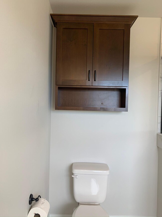 Building Photo - 7149 SE Bristletail Ln