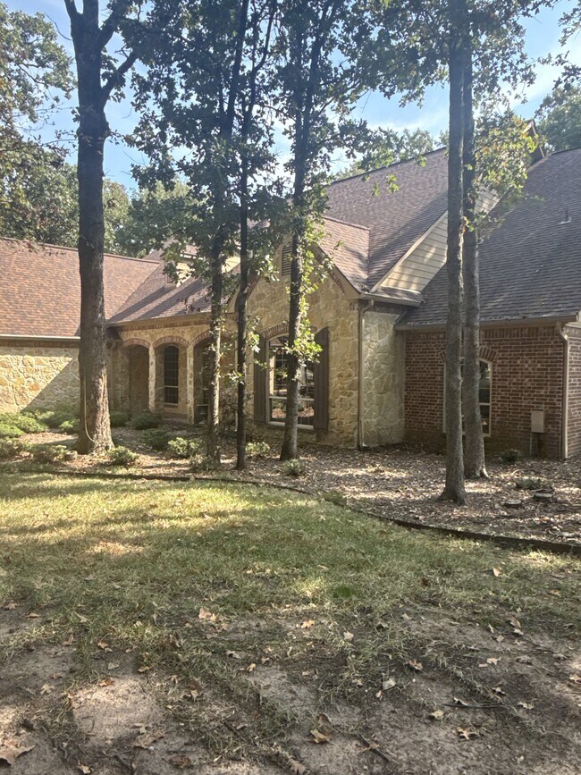 Building Photo - 1256 Private Rd 5980