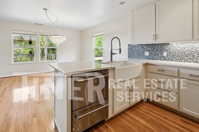 Building Photo - Cameron Park Hilltop Dream Home