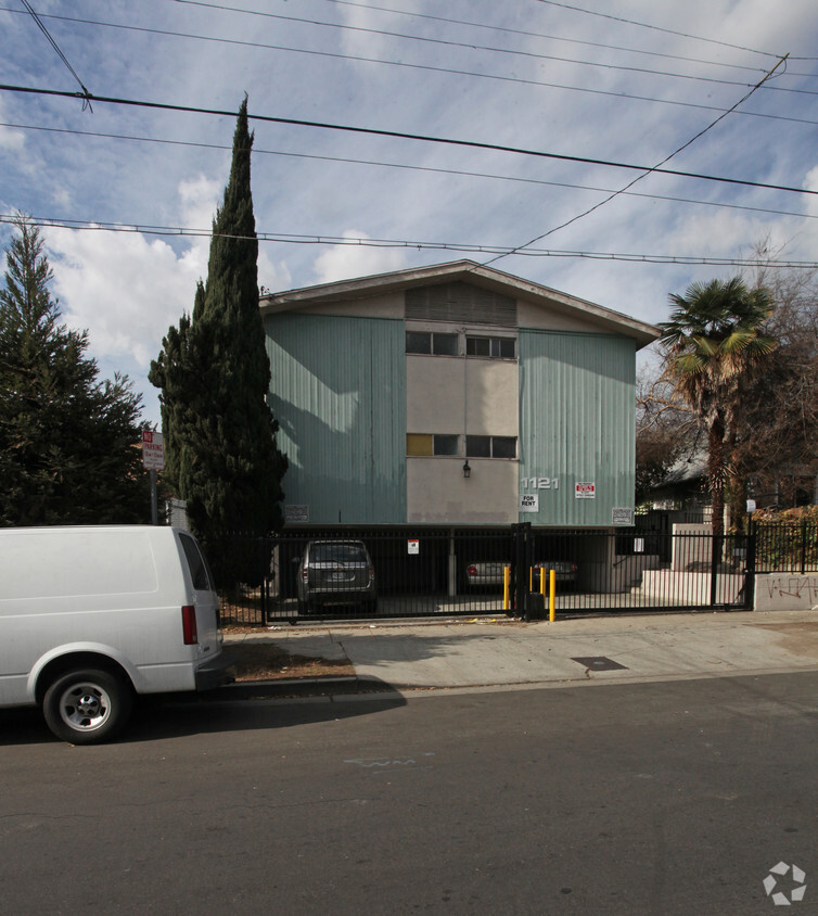 Building Photo - 1121-1125 N Westmoreland Ave