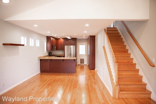 Building Photo - 3 br, 2 bath House - 619 Oak Street