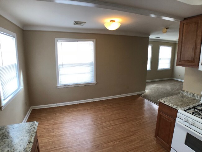 Foto del edificio - 1216 Orchard Heights Dr