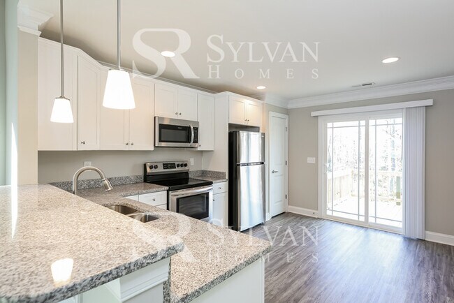 Foto del edificio - Enjoy living the good life in this 3 bedroom, 2.5 bathroom home