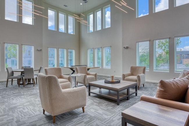 Building Photo - Sunstone Apartments