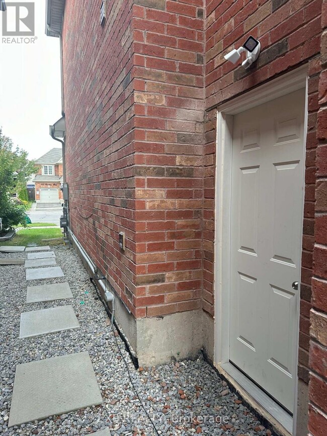 Building Photo - 1116 Savoline Blvd