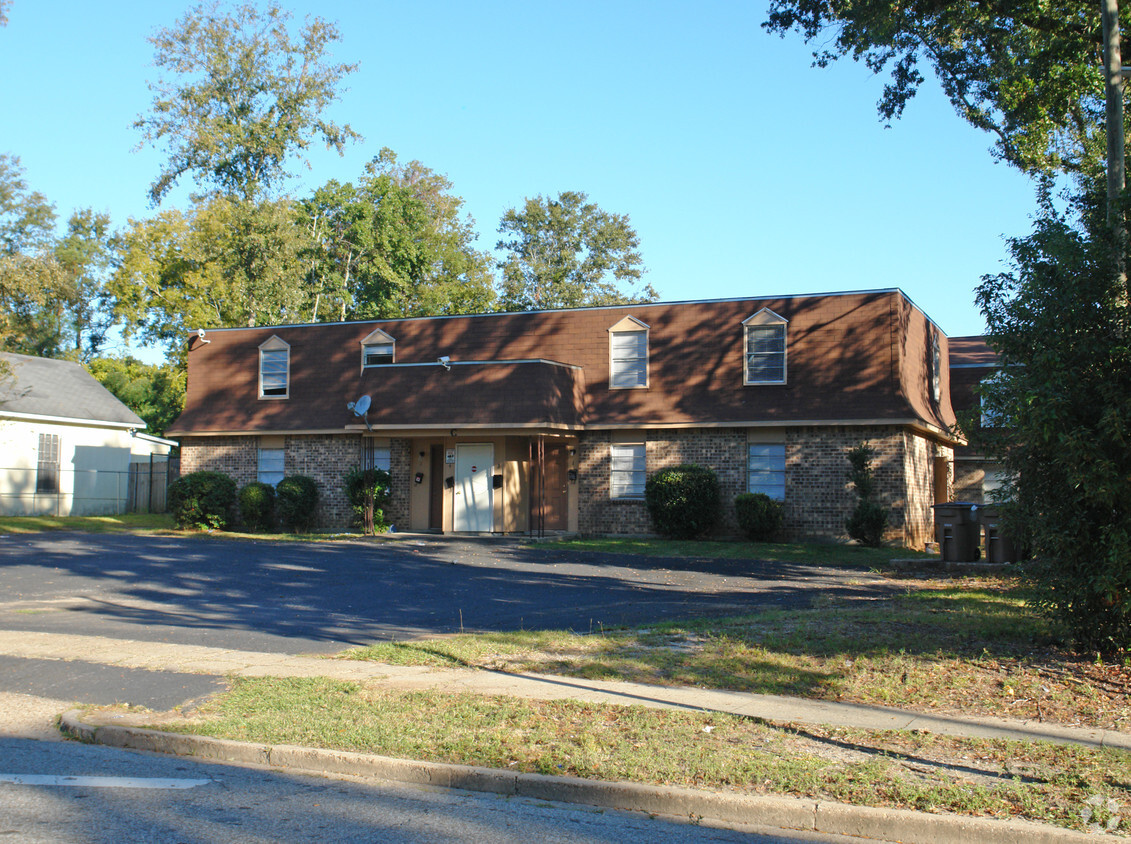 Building Photo - Oakleigh Village Apartments