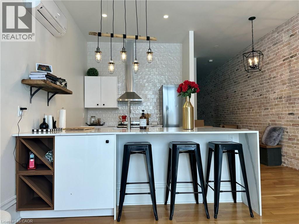 Photo du bâtiment - 73 Grand River St N