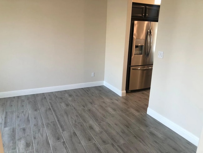 Building Photo - Beautiful Two-Story Home Featuring Granite Kitchen, Large Island & Spa-Style Primary Suite