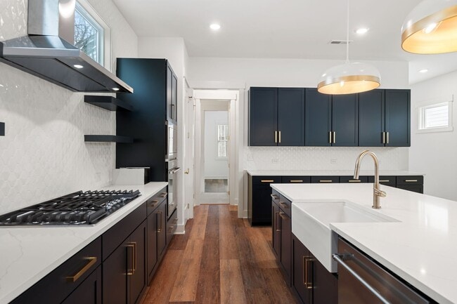 Modern 4-bedroom, 4-bathroom Home in Durham, NC - Modern 4-bedroom, 4-bathroom Home in Durham, NC