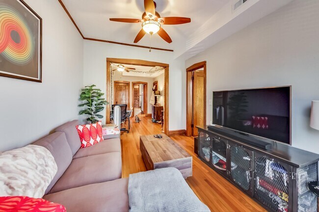 Foto del edificio - 3746 N Hermitage Ave