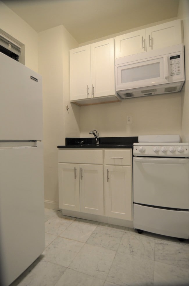 Foto del edificio - 330 E 43rd St