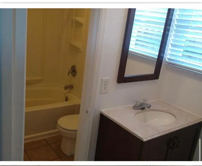 Building Photo - 205 Elmira Ave