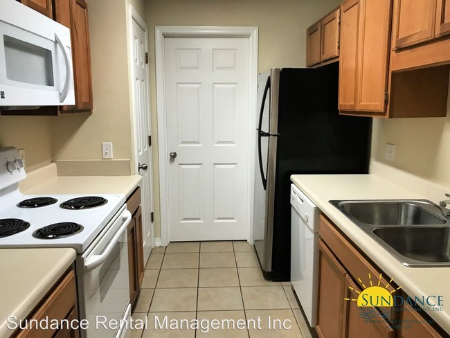 Building Photo - 2136 Whispering Pines Blvd