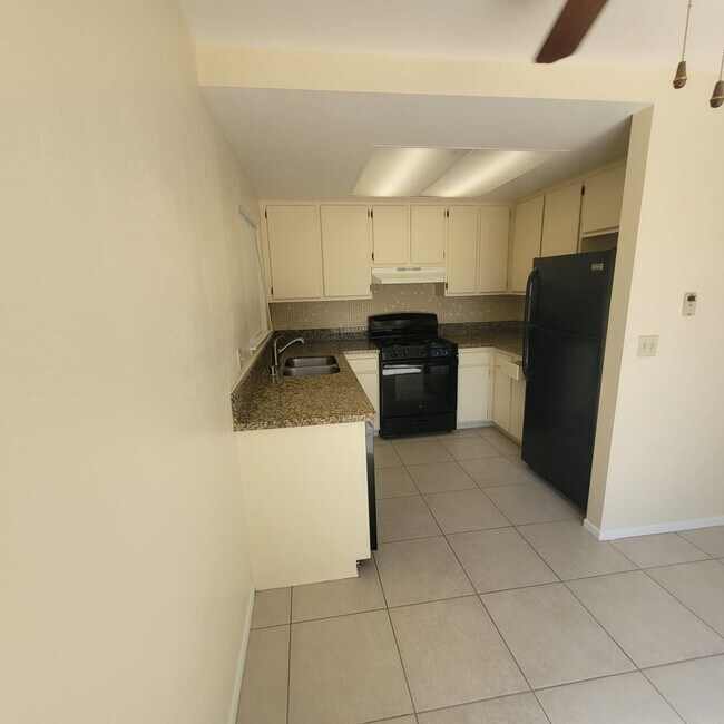 Foto del edificio - 15430 Straight Arrow Rd