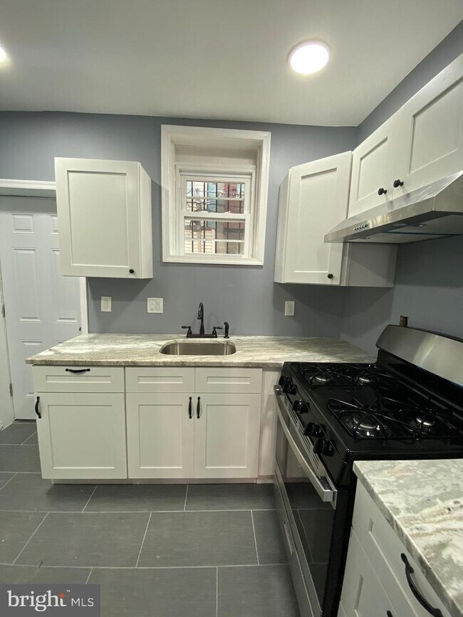 Foto del edificio - 2075 E Orleans St
