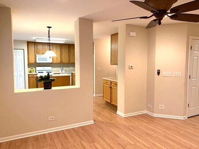 Building Photo - 9405 Rainsford Dr