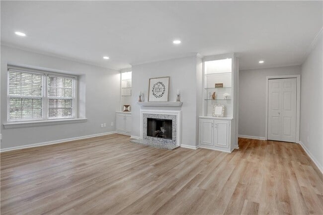 Building Photo - 60 Chaumont Square NW