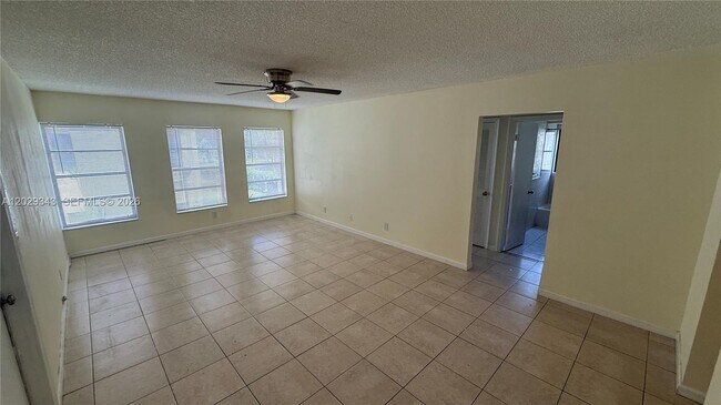 Foto del edificio - 3199 Coral Hills Dr