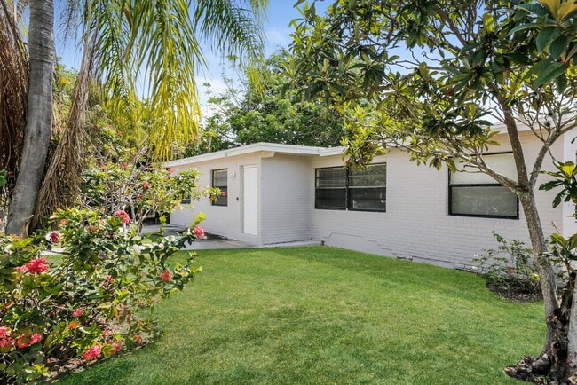 Building Photo - 331 SW 11th Ave