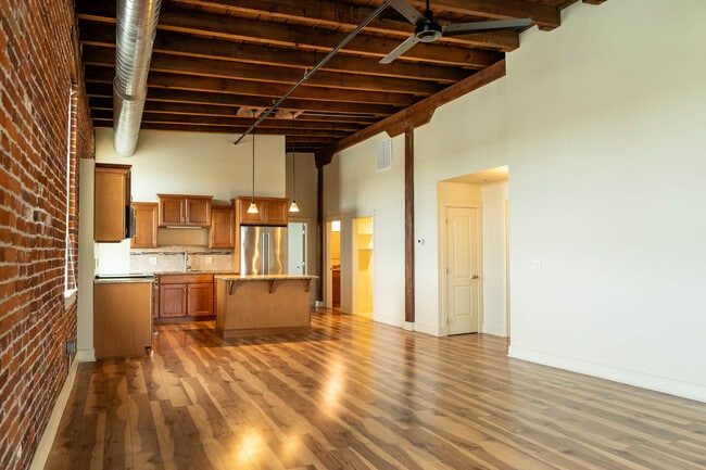 Building Photo - Lofts at 512 North Market