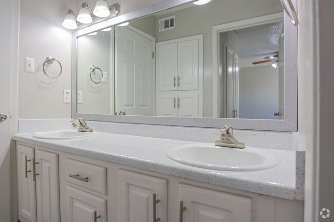 2BR, 2BA - 1129SF - Bedford Hills Apartments