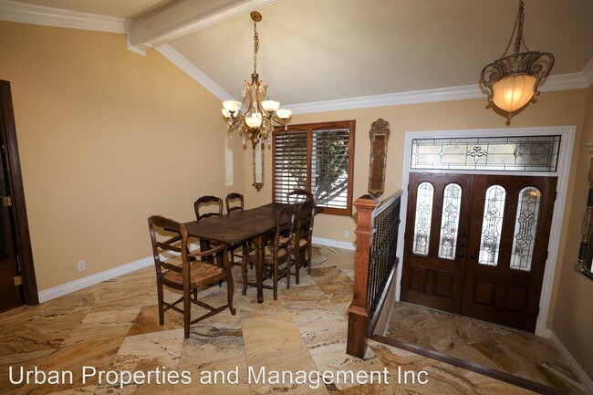 Building Photo - 3 br, 2 bath House - 1318 Crestview Drive ...