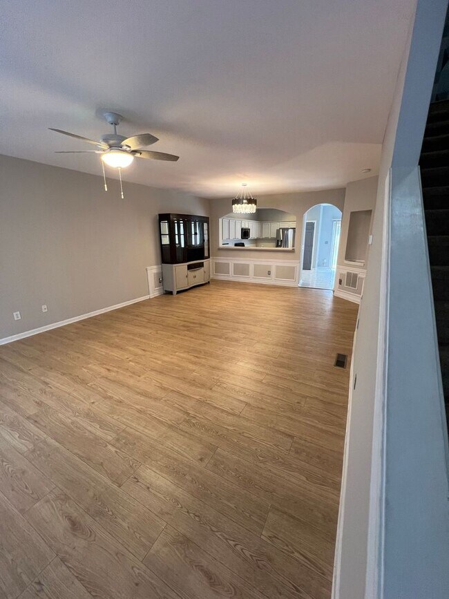 Building Photo - 821 Tulip Poplar Way