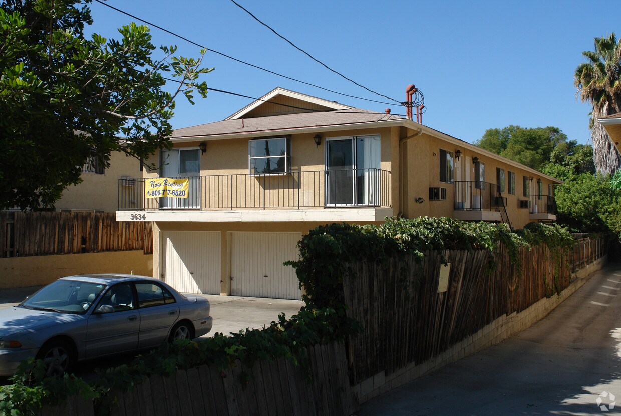 Building Photo - 3634 S Barcelona St