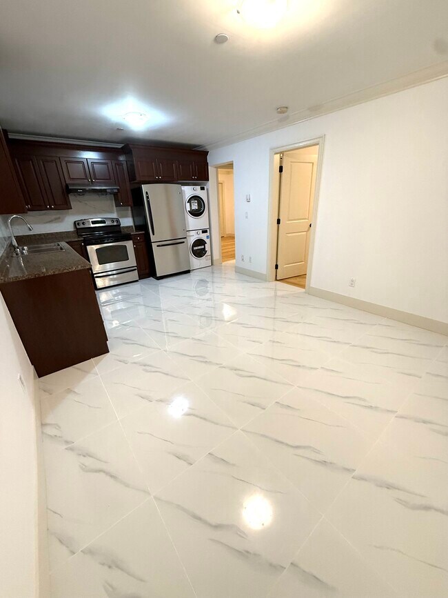 Photo du bâtiment - 2806 12th Av W