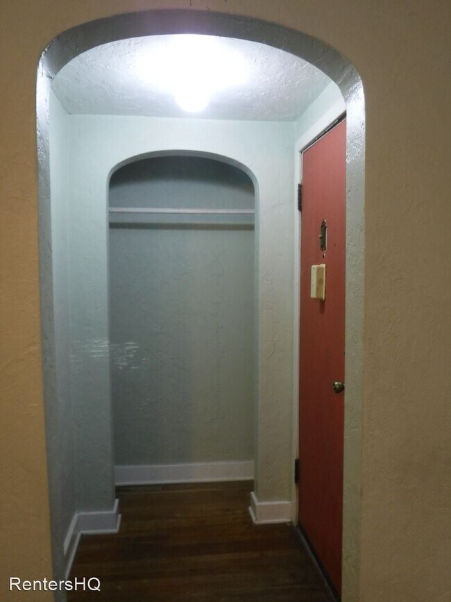 Building Photo - 1 br, 1 bath House - 1582 CHESTNUT ST