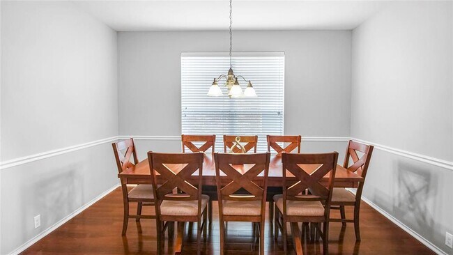 Foto del edificio - 17006 Cherokee Lake Ln