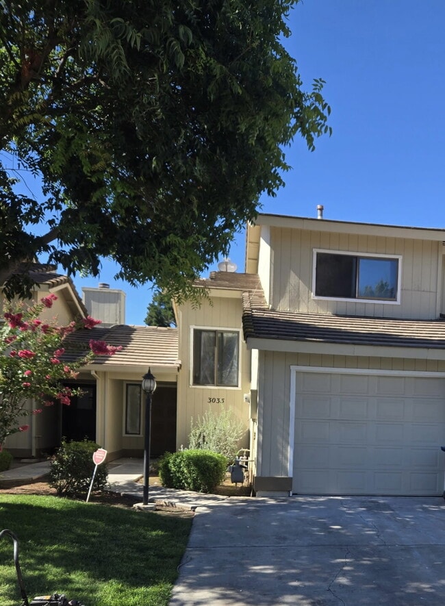 Building Photo - 3035 Colony Park Dr