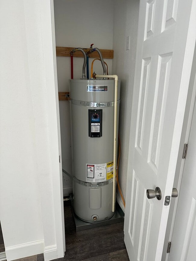 Building Photo - 3-bedroom 2 bath House