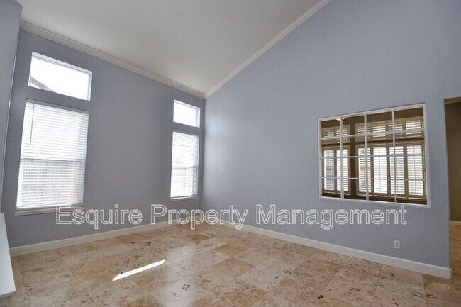 Building Photo - 1763 Alta Vista Pl