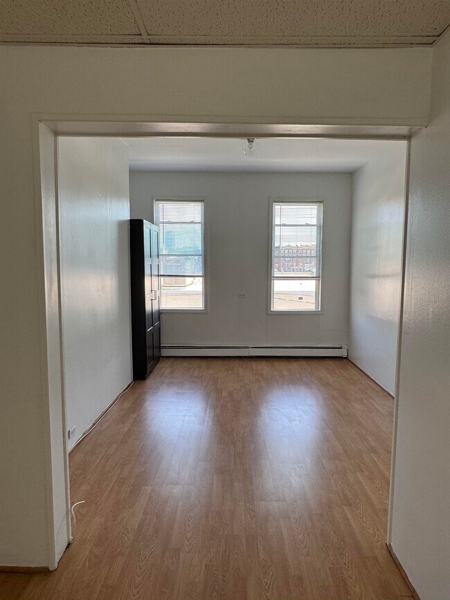 Foto del edificio - 630 Grand St