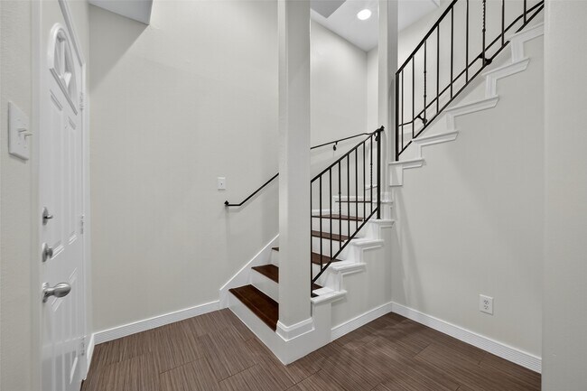 Building Photo - 4413 Koehler St