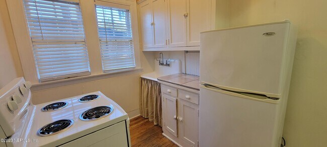 Foto del edificio - 1512 McDuff Ave S