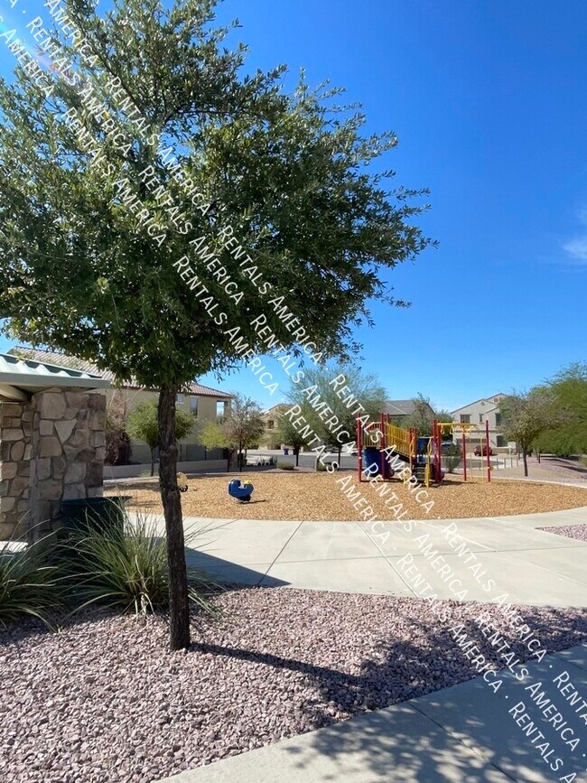 Building Photo - 15573 W Laurel Ln
