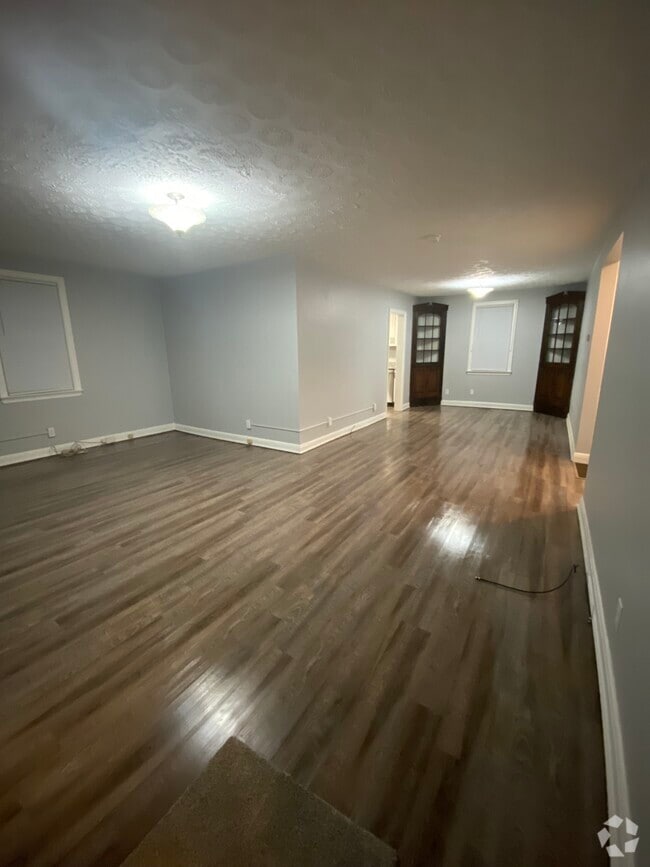 Building Photo - 5503 Staunton Ave SE