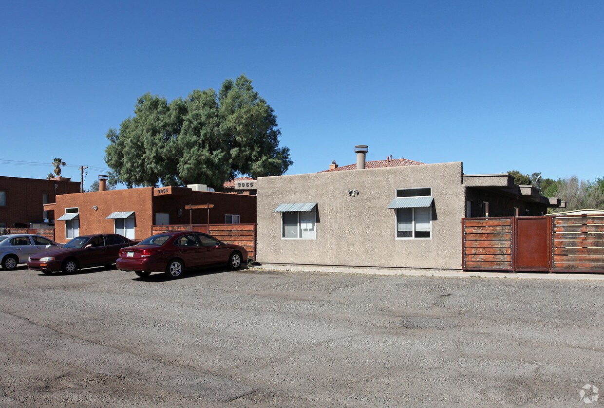 Building Photo - 3055-3085 E Allen Rd
