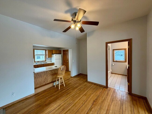 Foto del edificio - 407 N State St