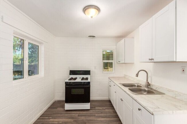 Building Photo - 1 Bed / 1 Bath