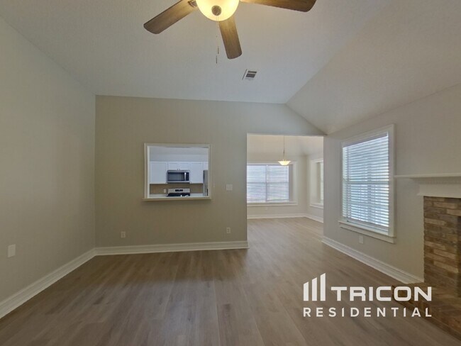 Foto del edificio - 301 Spivey Ridge Cir