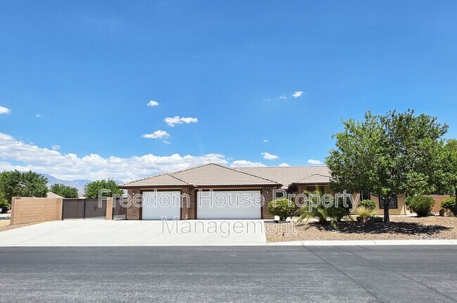 Building Photo - 111 Mondale Ct