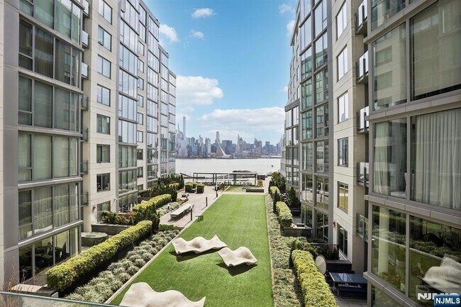 Building Photo - 9 Ave at Port Imperial