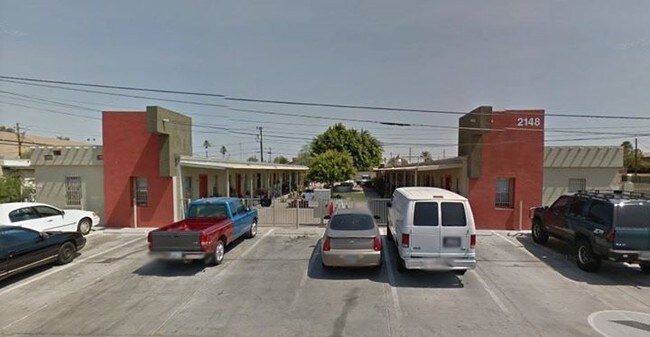 Foto del edificio - Polk Gardens Apartments