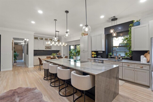 Foto del edificio - 1504 Brook Ln