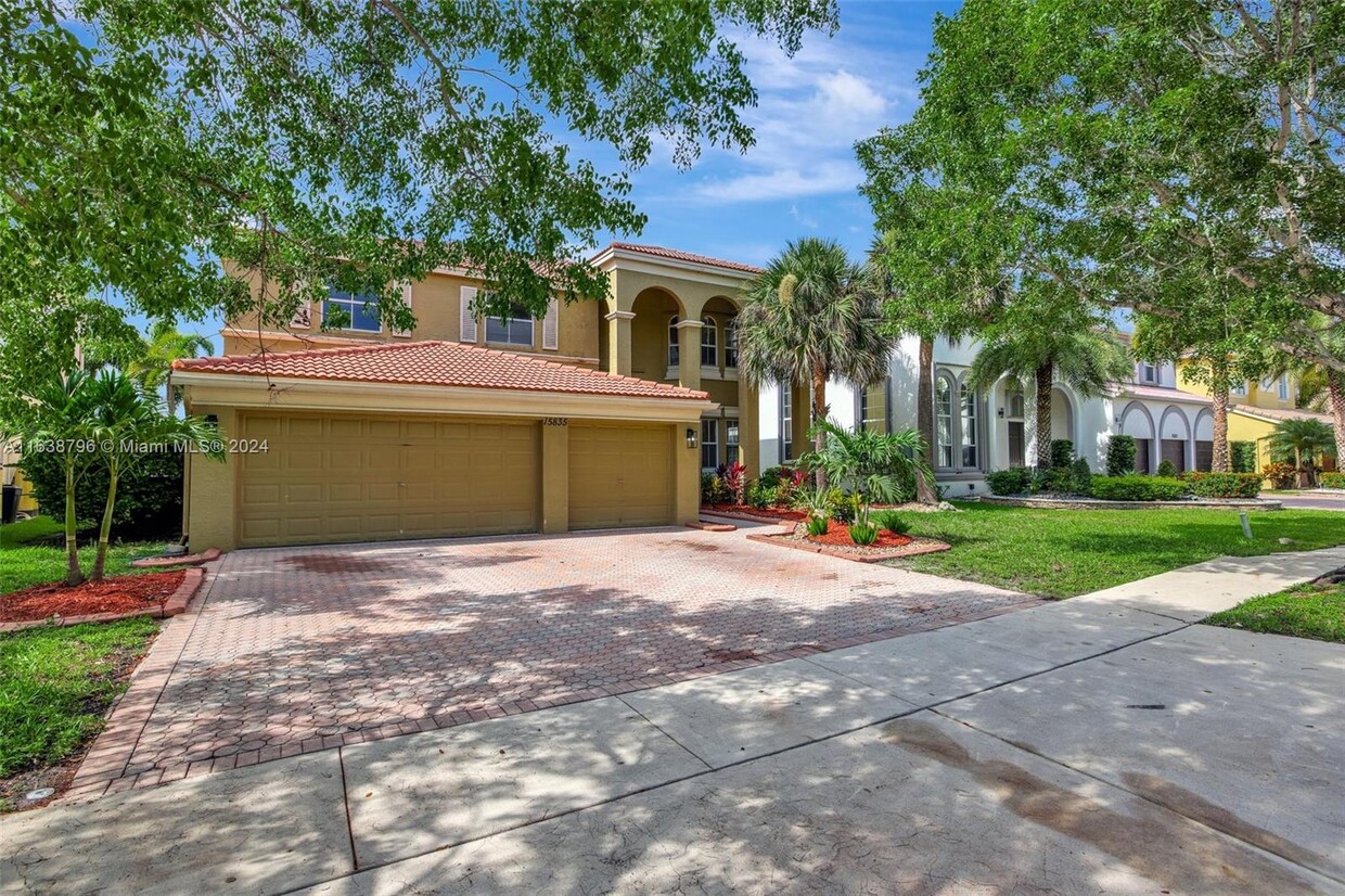 Foto principal - 15835 SW 51st St