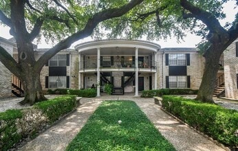 Building Photo - 7900 Westheimer Rd