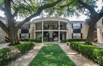 Building Photo - 7900 Westheimer Rd